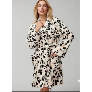 Soma Womens Leopard Print Plush Robe L XL Cream Black Long Sleeve Belted Cozy